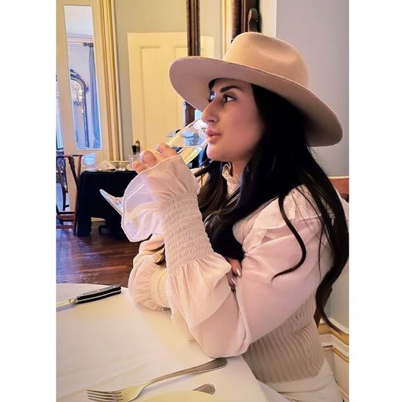 Ruffle cream top - Picture 1 of 3